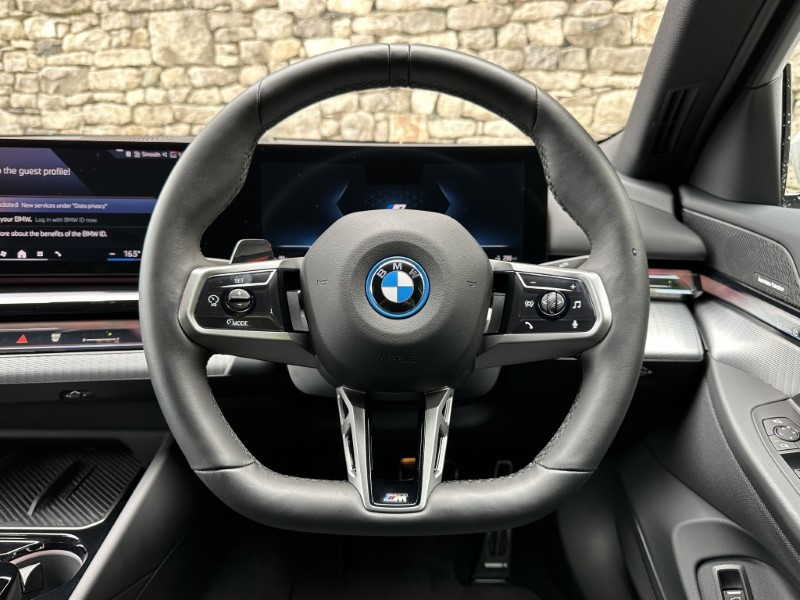 2025 (25) BMW i5 eDrive40 M Sport Saloon  5467471