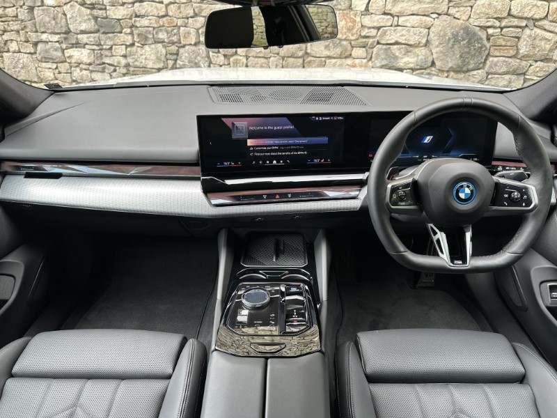 2025 (25) BMW i5 eDrive40 M Sport Saloon  5467472