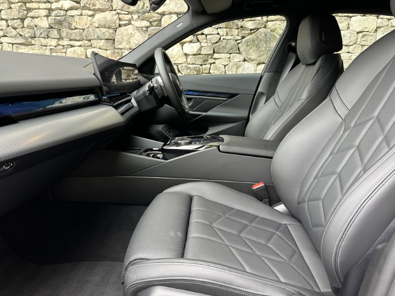 2025 (25) BMW i5 eDrive40 M Sport Saloon  5467437