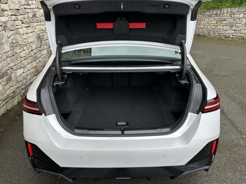 2025 (25) BMW i5 eDrive40 M Sport Saloon  5467424