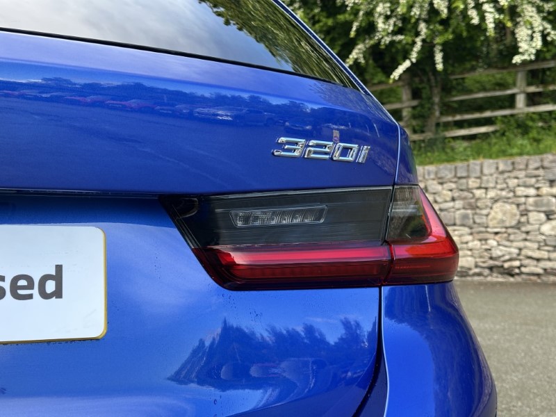 2026 (26) BMW 3 SERIES 320i M Sport 5dr Touring 5439600