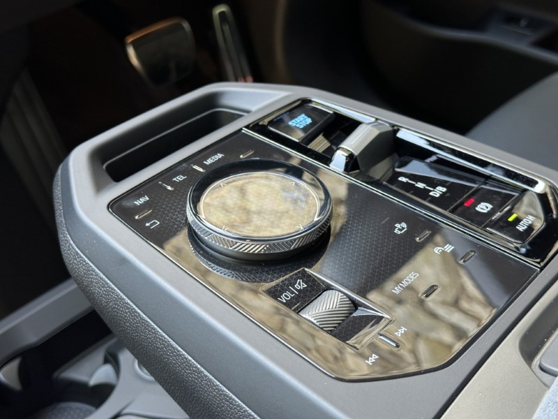 2026 (26) BMW iX xDrive45 M Sport 5501621