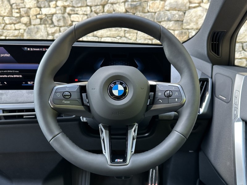2026 (26) BMW iX xDrive45 M Sport 5501638