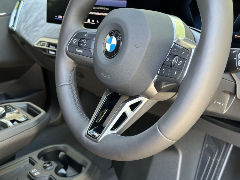 2026 (26) BMW iX xDrive45 M Sport 5501599