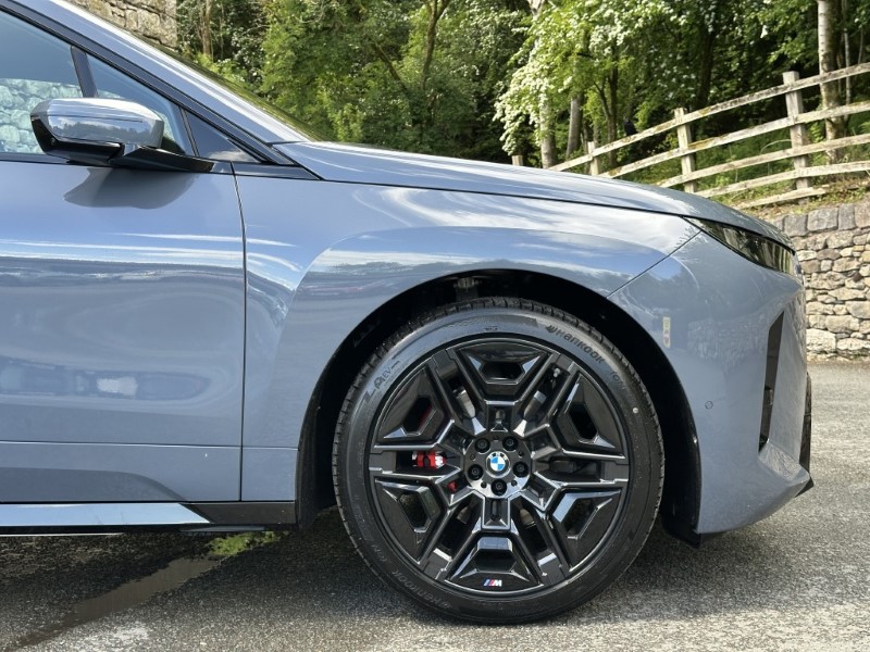 2026 (26) BMW iX xDrive45 M Sport 5454257