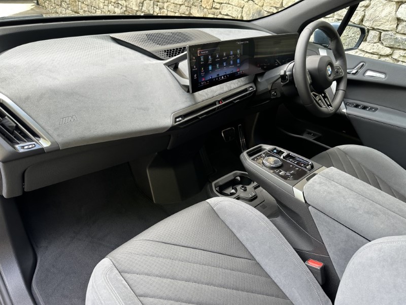 2026 (26) BMW iX xDrive45 M Sport 5454228