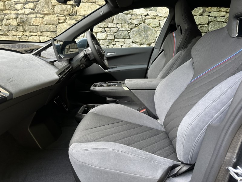 2026 (26) BMW iX xDrive45 M Sport 5454227