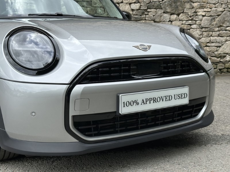 2025 (75) MINI COOPER 1.5 C Classic 3dr Auto 5478018