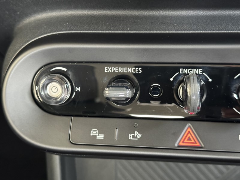 2025 (75) MINI COOPER 1.5 C Classic 3dr Auto 5477978