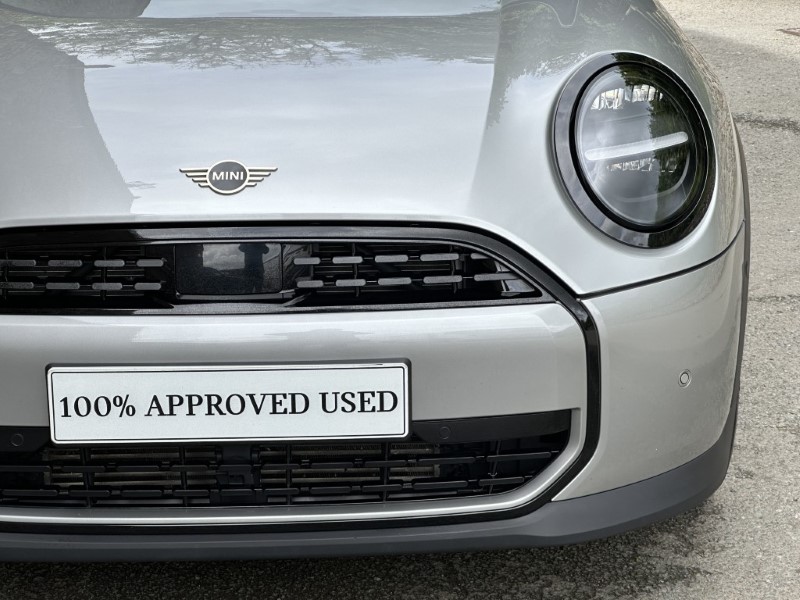 2025 (75) MINI COOPER 1.5 C Classic 3dr Auto 5477984