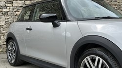 2025 (75) MINI COOPER 1.5 C Classic 3dr Auto 5478025