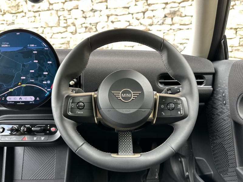 2025 (75) MINI COOPER 1.5 C Classic 3dr Auto 5478008