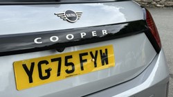 2025 (75) MINI COOPER 1.5 C Classic 3dr Auto 5477966