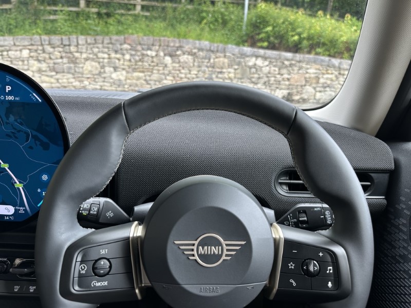 2025 (75) MINI COOPER 1.5 C Classic 3dr Auto 5478015