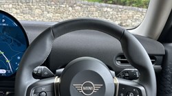 2025 (75) MINI COOPER 1.5 C Classic 3dr Auto 5478015