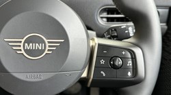 2025 (75) MINI COOPER 1.5 C Classic 3dr Auto 5477981