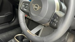 2025 (75) MINI COOPER 1.5 C Classic 3dr Auto 5477968