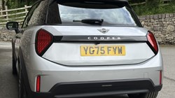 2025 (75) MINI COOPER 1.5 C Classic 3dr Auto 5477963