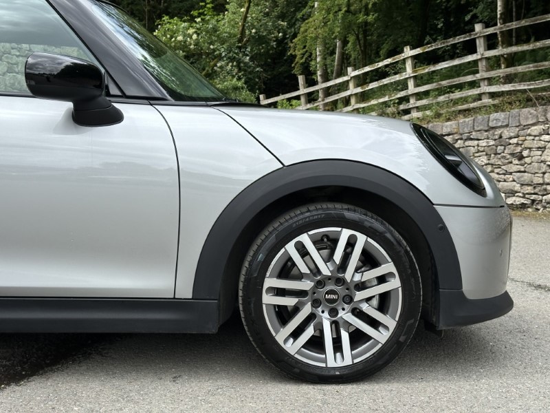 2025 (75) MINI COOPER 1.5 C Classic 3dr Auto 5478022