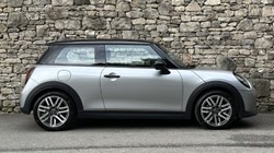 2025 (75) MINI COOPER 1.5 C Classic 3dr Auto 5477962