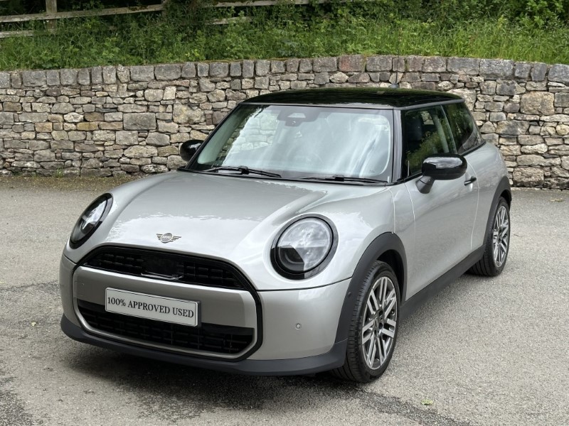 2025 (75) MINI COOPER 1.5 C Classic 3dr Auto 5478012