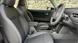 2025 (75) MINI COOPER 1.5 C Classic 3dr Auto 5477969