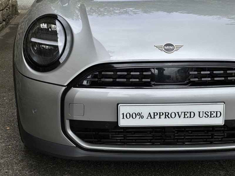 2025 (75) MINI COOPER 1.5 C Classic 3dr Auto 5477983