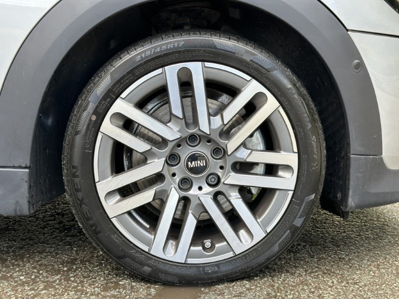 2025 (75) MINI COOPER 1.5 C Classic 3dr Auto 5504867
