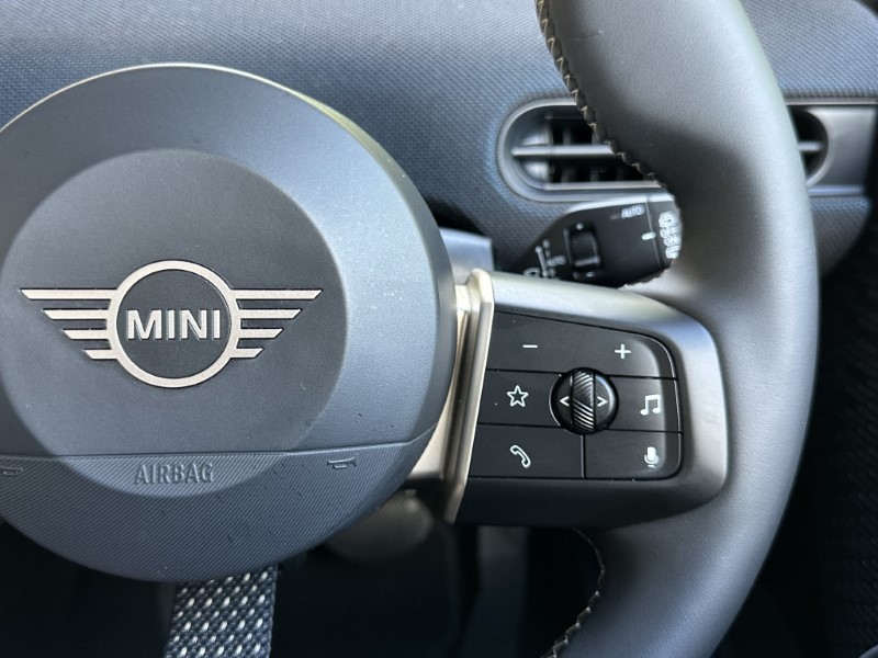 2025 (75) MINI COOPER 1.5 C Classic 3dr Auto 5504827