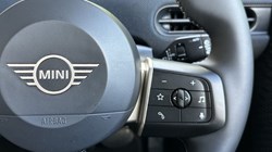 2025 (75) MINI COOPER 1.5 C Classic 3dr Auto 5504827