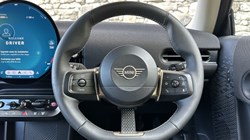2025 (75) MINI COOPER 1.5 C Classic 3dr Auto 5504847