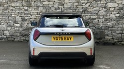 2025 (75) MINI COOPER 1.5 C Classic 3dr Auto 5504840