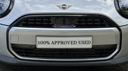 2025 (75) MINI COOPER 1.5 C Classic 3dr Auto 5504865