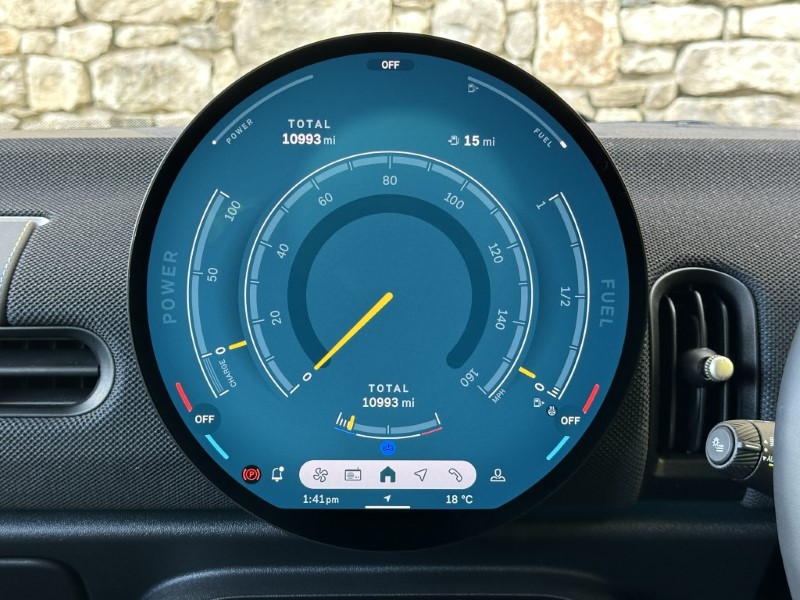 2025 (75) MINI COOPER 1.5 C Classic 3dr Auto 5504849