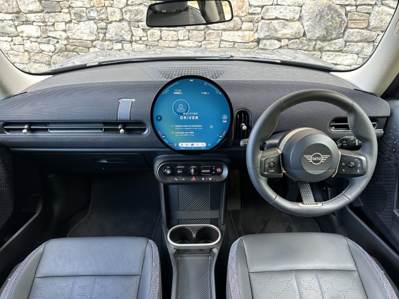 2025 (75) MINI COOPER 1.5 C Classic 3dr Auto 5504845