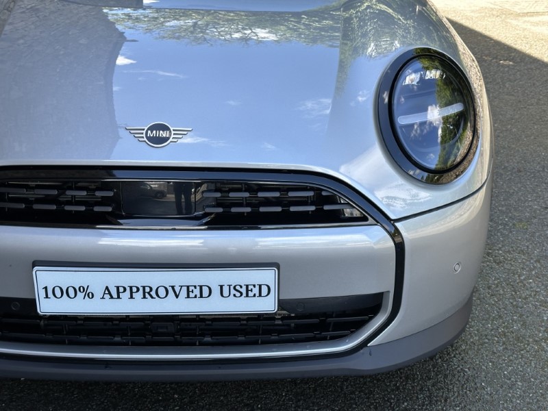 2025 (75) MINI COOPER 1.5 C Classic 3dr Auto 5504829