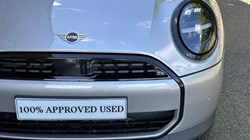 2025 (75) MINI COOPER 1.5 C Classic 3dr Auto 5504829