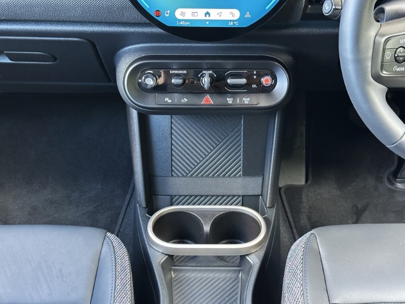 2025 (75) MINI COOPER 1.5 C Classic 3dr Auto 5504846