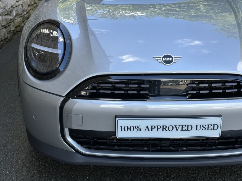 2025 (75) MINI COOPER 1.5 C Classic 3dr Auto 5504828