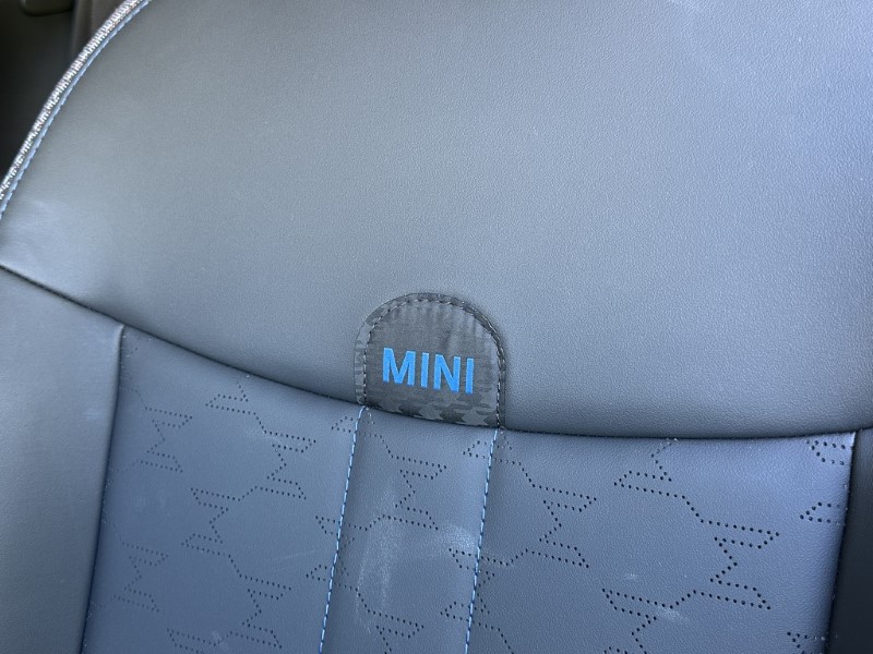 2025 (75) MINI COOPER 1.5 C Classic 3dr Auto 5504836