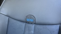 2025 (75) MINI COOPER 1.5 C Classic 3dr Auto 5504836