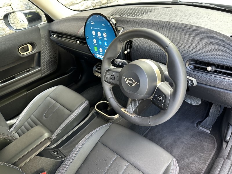 2025 (75) MINI COOPER 1.5 C Classic 3dr Auto 5504816