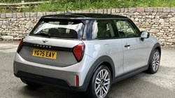2025 (75) MINI COOPER 1.5 C Classic 3dr Auto 5504871