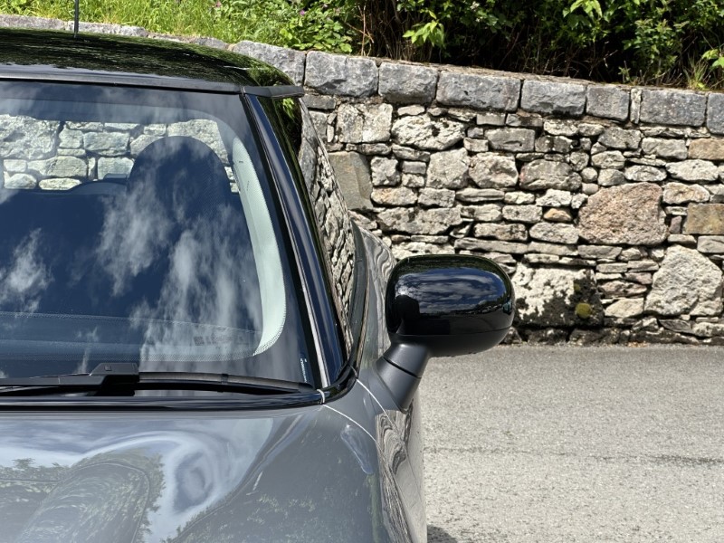 2025 (75) MINI COOPER 1.5 C Classic 3dr Auto 5504857