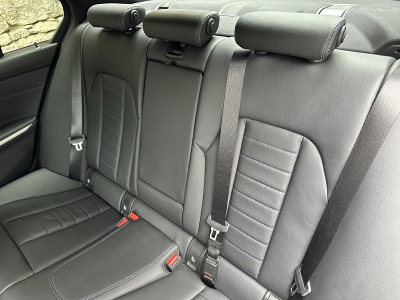 2019 (19) BMW 3 SERIES 320i M Sport Saloon  5524739
