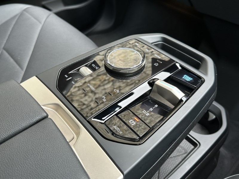2023 (73) BMW iX xDrive40 M Sport  5515924