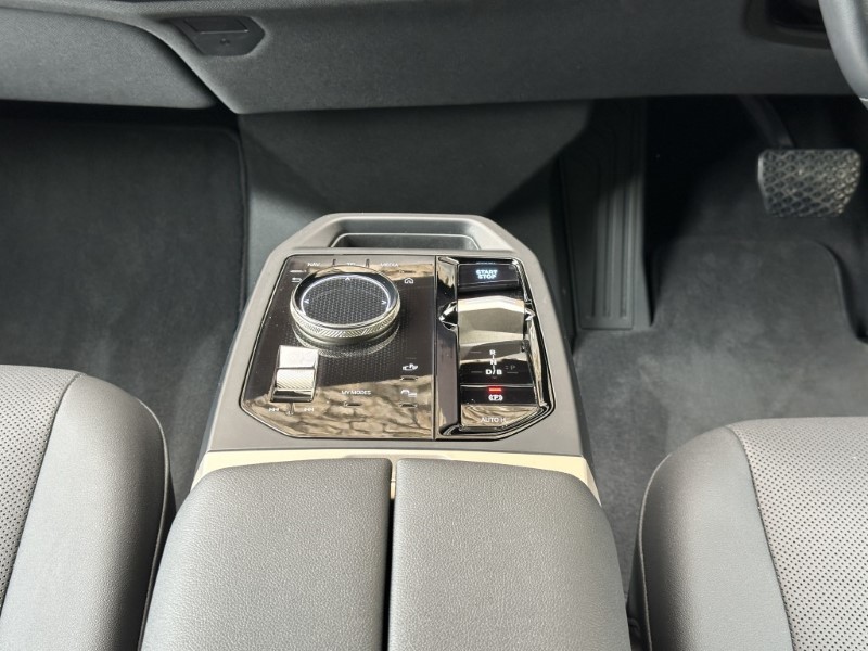 2023 (73) BMW iX xDrive40 M Sport  5515963