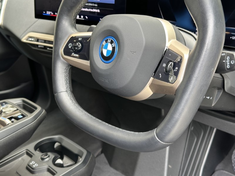 2023 (73) BMW iX xDrive40 M Sport  5515921