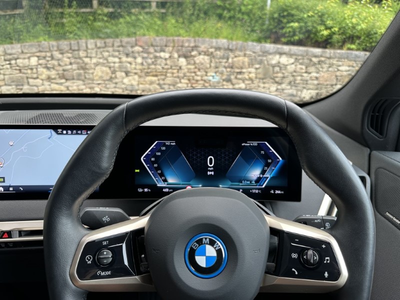 2023 (73) BMW iX xDrive40 M Sport  5515970