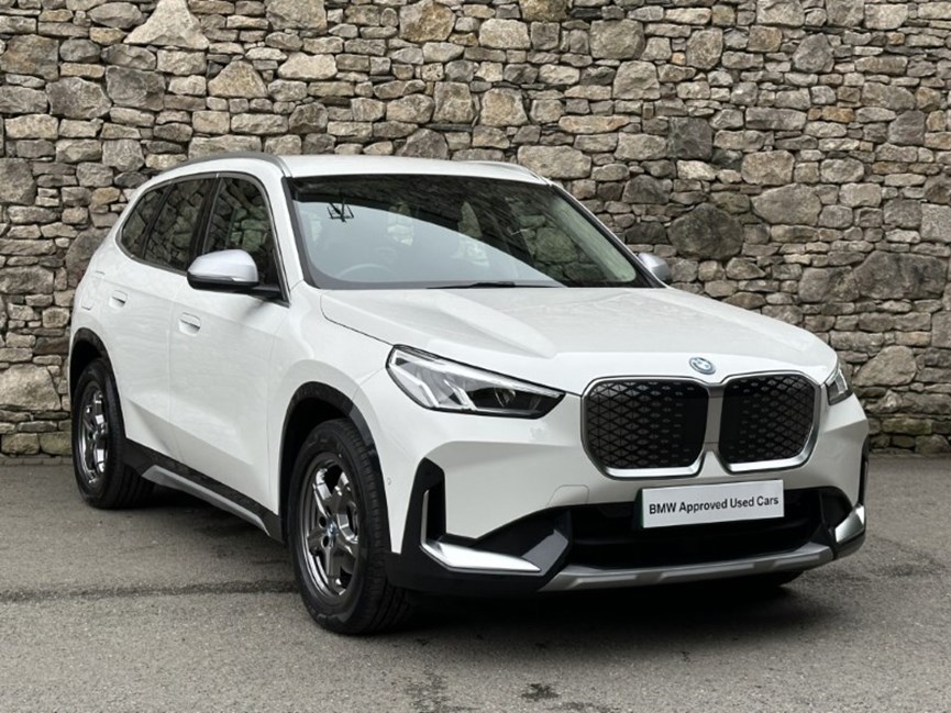 2024 (24) BMW iX1 eDrive20 xLine